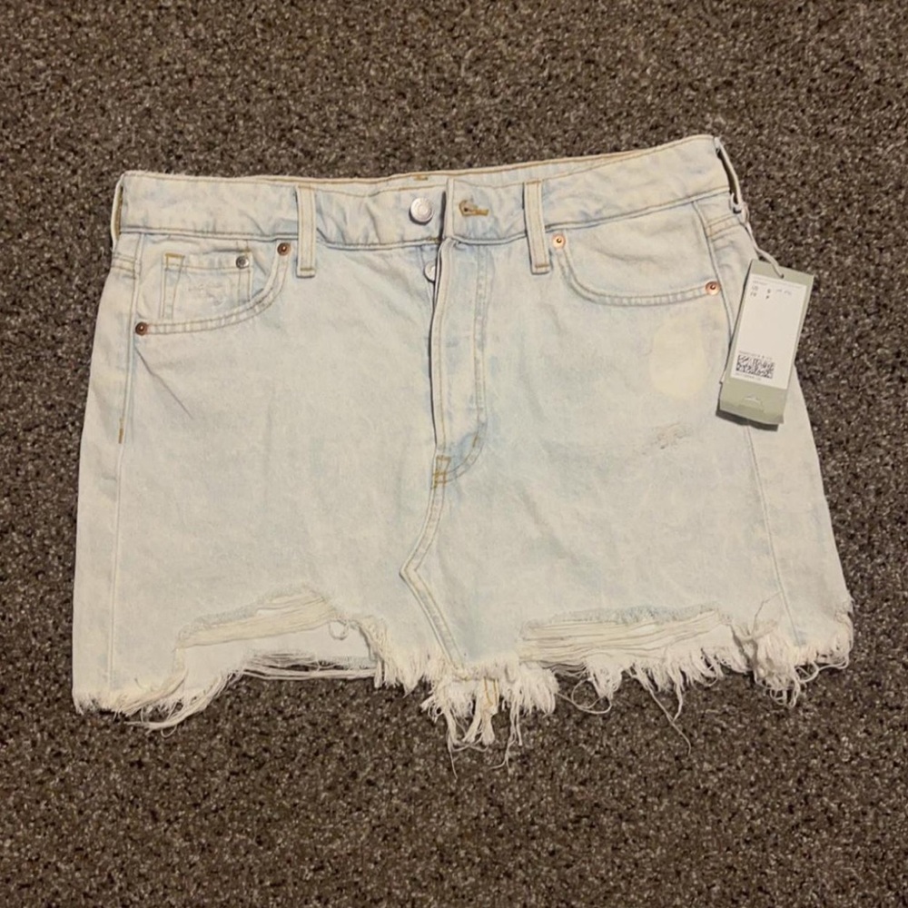 H&M light wash low waist denim skirt